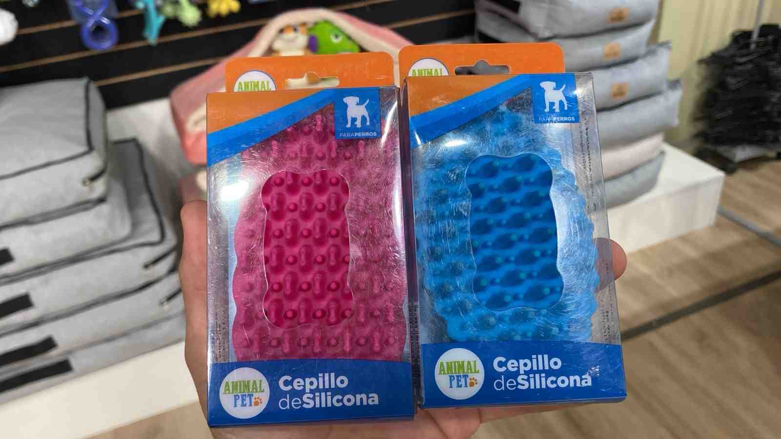 CEPILLO DE SILICONA FUCCIA ANIMAL PET 